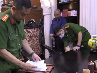 Cảnh sát khám xét nơi ở và làm việc của Châu Minh Sơn.