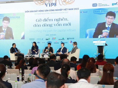 Một trong các phiên thảo luận tại Diễn đàn bất động sản Công nghiệp 2022 do Báo Đầu tư và BW Industrial đồng tổ chức. 