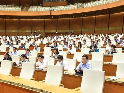 Trong hai ngày 1 và 2/6 Quốc hội thảo luận tại hội trường về kinh tế, xã hội, ngân sách.