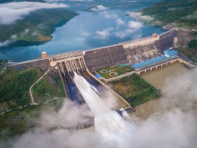 Nhà máy Thuỷ điện Sơn La. Ảnh: CTTĐ Sơn La