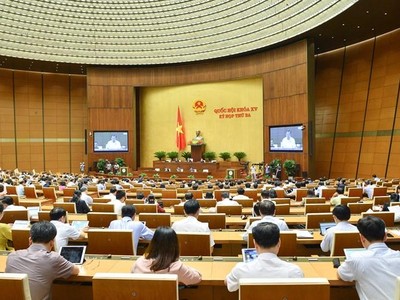 Khai mạc từ ngày 23/5, kỳ họp thứ ba của Quốc hội đã qua ba tuần làm việc với hai lần điều chỉnh chương trình.