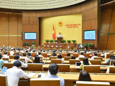 Quốc hội bấm nút thông Luật Kinh doanh bảo hiểm (sửa đổi) với tỷ lệ tán thành 469/474