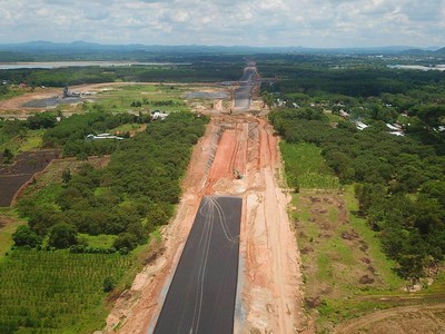 Thời gian di chuyển từ TP.HCM đến Phan Thiết sẽ giảm một nửa khi cao tốc TP.HCM - Dầu Giây - Phan Thiết hoàn thành. Ảnh: Lê Toàn