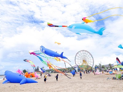 Miami Bikini Beach - NovaWorld Phan Thiet sôi động với nhiều môn thể thao biển trong lễ 30/4 năm nay. 