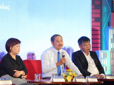 Ông Cao Trí Dũng, Chủ tịch Hiệp hội Du lịch Đà Nẵng chia sẻ tại Hội thảo "Phát triển Đà Nẵng xứng danh thành phố". Ảnh: P.T