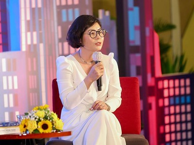 Bà Trần Nguyện, Trưởng Ban Kinh doanh Tập đoàn Sun World, đại diện Tập đoàn Sun Group. (Ảnh: Minh Khánh)