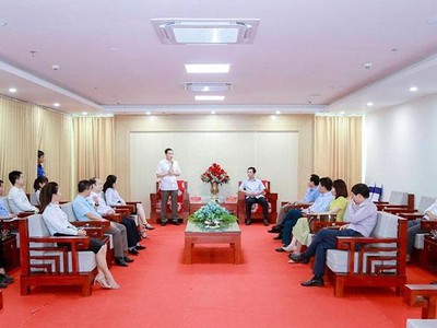 Phó Chủ tịch UBND tỉnh Quảng Trị Hoàng Nam làm việc với Công ty cổ phần TTH Group