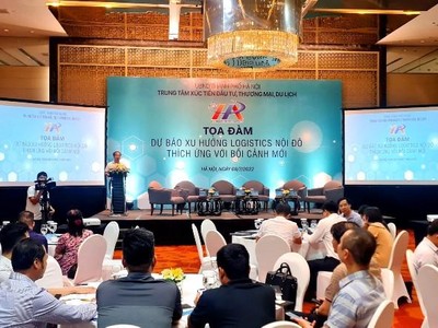 Ông Lê Tự Lực, Phó giám đốc HPA phát biểu khai mạc Tọa đàm "Dự báo xu hướng logistics nội đô thích ứng với bối cảnh mới". (Ảnh: Hồng Hạnh)