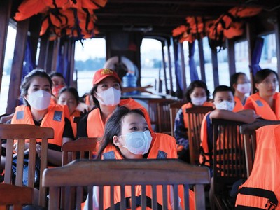 Nhận thức của người dân về vai trò của bảo hiểm du lịch ngày càng cao. Ảnh: Dũng Minh