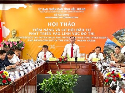 Ông Nguyễn Văn Hòa, Phó Chủ tịch UBND tỉnh Hậu Giang phát biểu tại Hội thảo