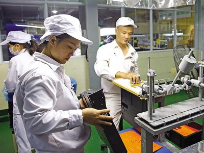 Sau 2 năm bầm dập bởi Covid-19, doanh nghiệp đang rất cần được hỗ trợ, tạo thuận lợi để hồi phục và phát triển. Ảnh: Đ.T