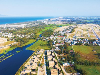 Dọc 2 bờ sông Cổ Cò đã hình thành hàng trăm dự án