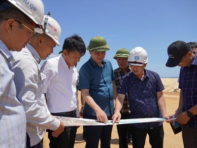 Chủ tịch UBND tỉnh Quảng Bình thị sát, kiểm tra các dự án trọng điểm