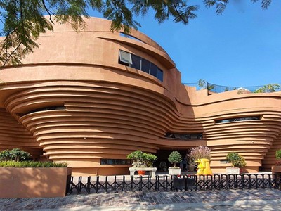 Sự trỗi dậy một trung tâm du lịch châu Á - Chương 2: Như một cây đại cổ thụ căng tràn nhựa sống