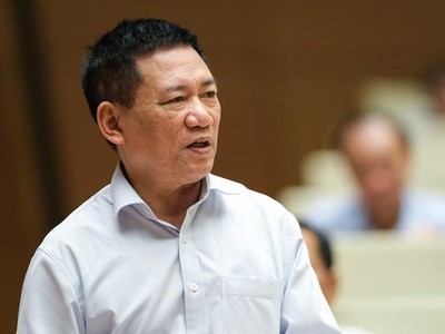 Bộ trưởng Bộ Tài chính Hồ Đức Phớc "chia lửa" với Bộ trưởng Bộ Công an Tô Lâm.