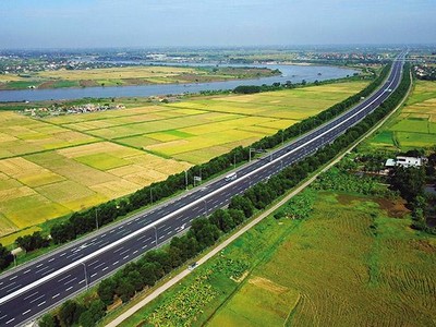 Dự án Đường ô tô cao tốc Hà Nội - Hải Phòng đã hoàn thành và đưa vào khai thác từ năm 2015.