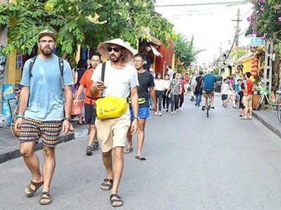 Bảy tháng đầu năm 2022, lượng khách du lịch quốc tế đến Việt Nam vẫn còn hạn chế.