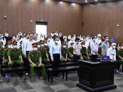 Các bị cáo tại phiên tòa. (Ảnh: Phạm Kiên/TTXVN)