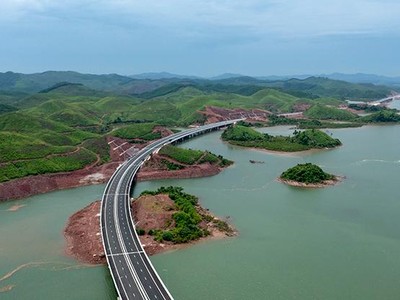 Quảng Ninh gỡ vướng mắc gây “nghẽn” giải ngân vốn đầu tư công - Bài 3: Phải gắn trách nhiệm người đứng đầu