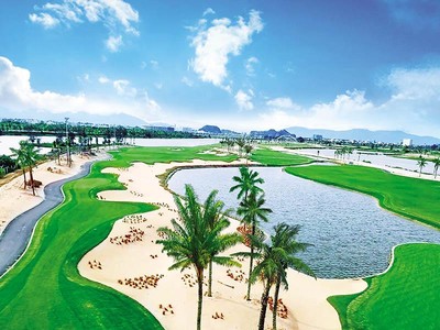 Du lịch gôn đang được xem là “con gà đẻ trứng vàng” cho ngành kinh tế xanh Việt Nam. Trong ảnh: Sân Nicklaus Course tại BRG Đà Nẵng Golf Resort