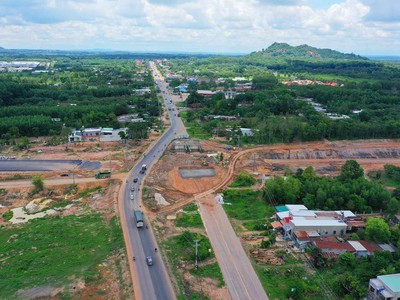 Tuyến cao tốc Dầu Giây - Phan Thiết có thể thông xe kỹ thuật vào cuối năm 2022. Ảnh: Lê Toàn
