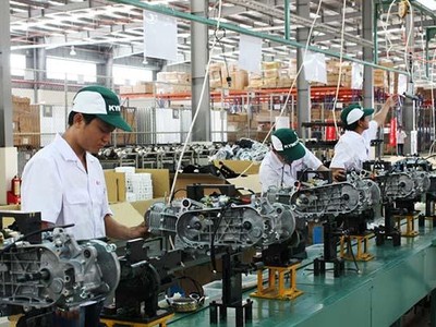 Sản xuất ở Công ty Kymco (Đài Loan) tại KCN Đại Đăng, Bình Dương.