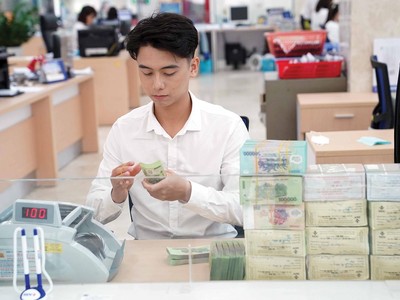 Nhiều ngân hàng đang tăng lãi suất huy động kỳ hạn dài để cơ cấu lại nguồn