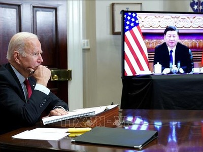 Tổng thống Mỹ Joe Biden và Chủ tịch Trung Quốc Tập Cận Bình tại cuộc gặp trực tuyến ngày 15/11/2021. Ảnh tư liệu: AFP/TTXVN
