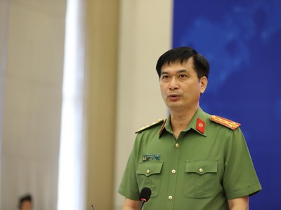 Đại tá Trịnh Ngọc Quyên- Giám đốc Công an tỉnh Bình Dương thông tin tới báo chí về vụ cháy