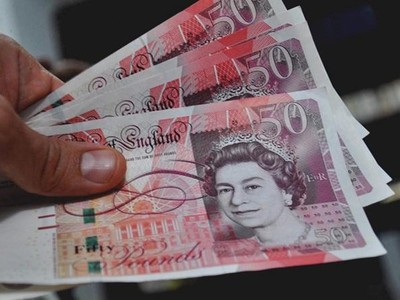 Đồng bảng Anh rớt giá mạnh trong bối cảnh giới đầu tư lo ngại triển vọng kinh tế Anh trở nên u ám. Ảnh: AFP
