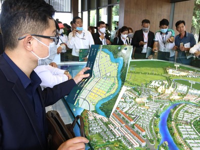 Ở phía Nam, nhiều chủ đầu tư bắt đầu bung hàng. Ảnh: Lê Toàn