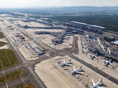 Ngành hàng không tạo ra hàng chục triệu việc làm và đóng góp lớn cho GDP toàn cầu.