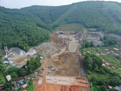Thi công hầm Thung Thi thuộc Dự án thành phần cao tốc Bắc - Nam phía Đông, đoạn Mai Sơn - Quốc lộ 45.