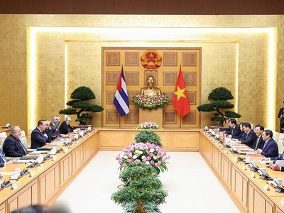 Thủ tướng Phạm Minh Chính hội đàm với Thủ tướng Cuba Manuel Marrero Cruz. (Ảnh: Nhật Bắc)