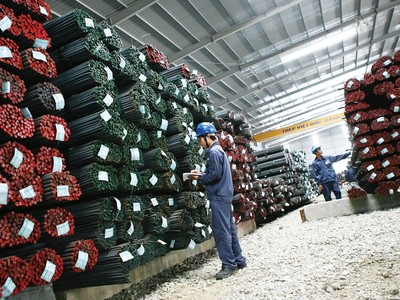 Lãi suất cho vay tăng khiến doanh nghiệp ngành thép càng thêm khó khăn 