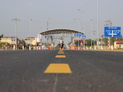 Một trạm thu phí hoàn vốn cho Dự án BOT xây dựng cầu Việt Trì - Ba Vì.