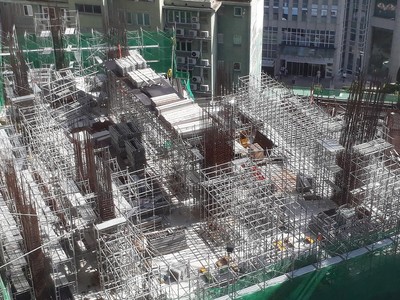 Nhiều dự án nhà ở không thể triển khai tiếp vì thiếu vốn. Ảnh: Việt Dũng