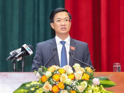 Ông Phạm Văn Lập, Chủ tịch HĐND thành phố Hải Phòng phát biểu tại Kỳ họp