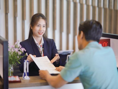 Cách tính thuế mới ảnh hưởng tới thu nhập của đội ngũ đại lý bảo hiểm. Ảnh: Dũng Minh