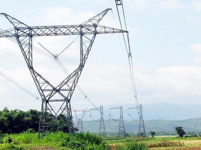 Tốc độ phát triển lưới điện chậm hơn tốc độ phát triển nguồn điện, dẫn đến phải cắt giảm công suất phát ở một số thời điểm