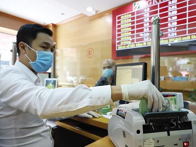 Lãi suất tiết kiệm tăng trước áp lực đáo hạn trái phiếu