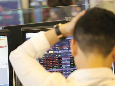 Loạt công ty quản lý quỹ bị xử phạt, chứng khoán Việt vẫn chưa qua "giông bão"