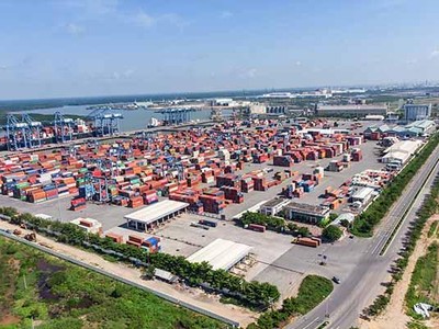 Để đầu tư một trung tâm logistics cần số vốn rất lớn, trong khi quy trình qua nhiều bước nên doanh nghiệp không mặn mà tham gia 