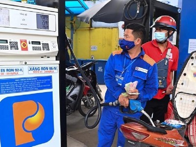 Thủ tướng chỉ đạo, liên Bộ Công thương - Tài chính không được thể thiếu xăng dầu trong mọi tình huống.