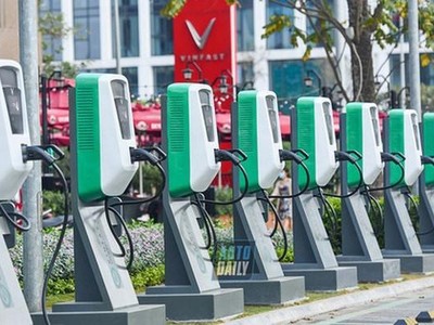 Trong năm 2021, VinFast đã xây dựng và lắp đặt hơn 40.000 nghìn cổng sạc trên khắp cả nước.