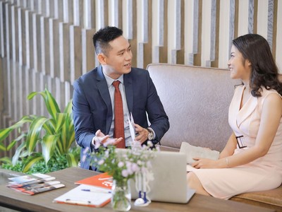 Đo lượng tiền mặt của nhà bảo hiểm tốp đầu