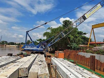 Vốn đầu tư công của tỉnh Bình Dương năm 2023 dự kiến tăng khoảng 3.000 tỷ đồng so với năm 2022. Trong ảnh là dự án kè sông Đồng Nai được thực hiện bằng vốn ngân sách