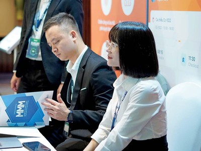 Để giữ chân người tài, bên cạnh điều kiện đãi ngộ, doanh nghiệp phải tạo dựng được niềm tin, tầm nhìn và văn hóa doanh nghiệp.