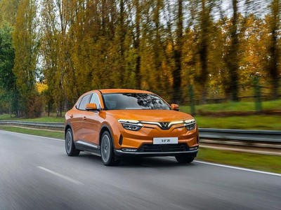 VinFast sẽ bán 2.500 xe VF8 và VF9 cho công ty cho thuê xe lớn nhất Mỹ