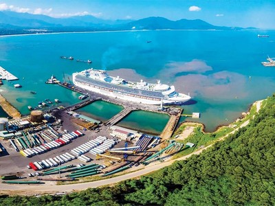 Khu kinh tế Chân Mây - Lăng Cô nhìn từ phía phía cảng nước sâu Ảnh: Nguyễn Phong